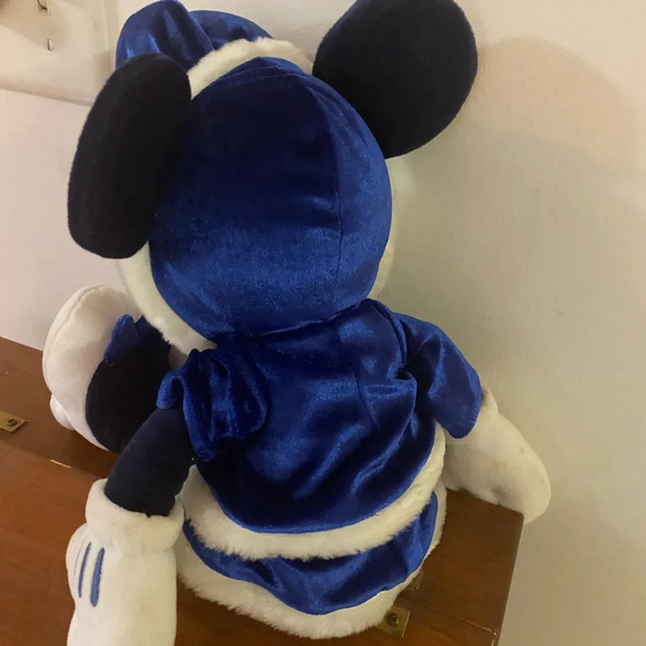 Disney Store Winter Blue Minnie Mouse Plush - Picture 4 of 9